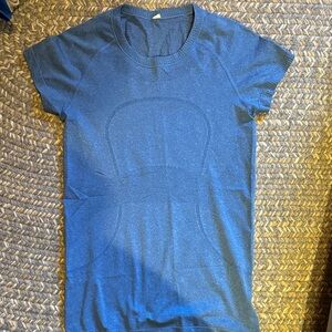 Lululemon Blue Short Sleeve T-Shirt